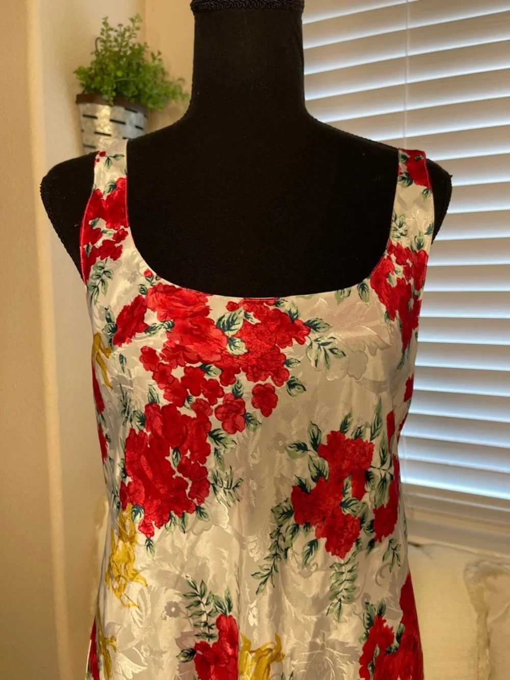 Vintage VS Gold Label Lace Trim Nightie/Slip Dress